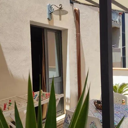 L'azzurro Apartment *